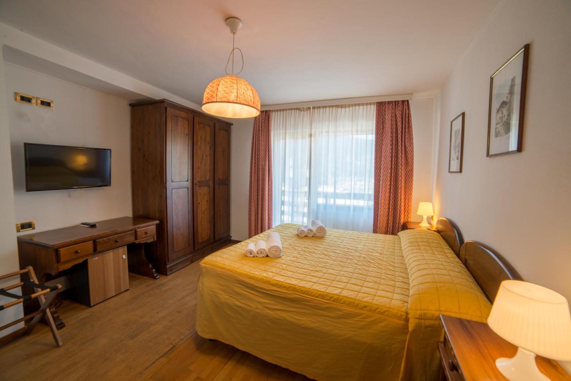 HG Hotel Italia Brusson Esterno foto